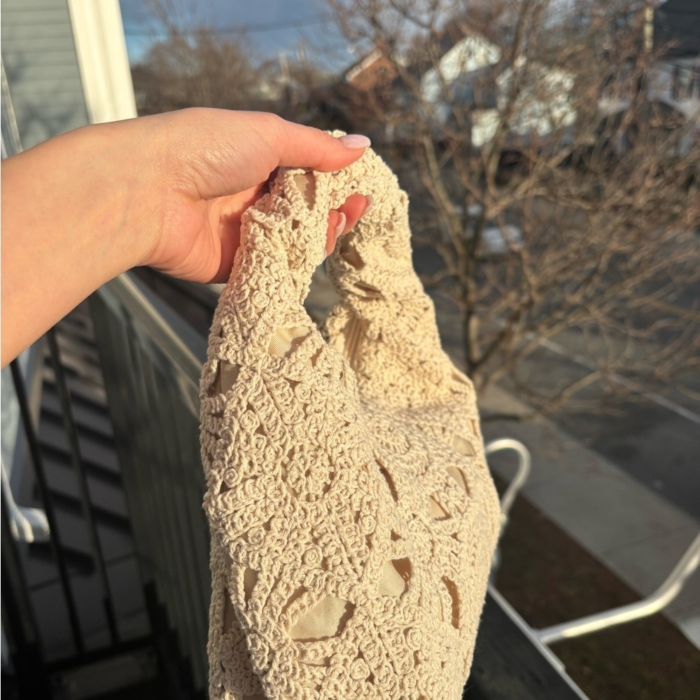 Elegant Cream Crochet Women Bag - Picture 6 of 7